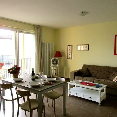 Regina Grande Terrace 公寓